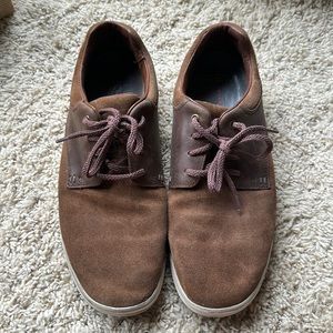 Men’s Ugg suede lace up sneaker. Size 12